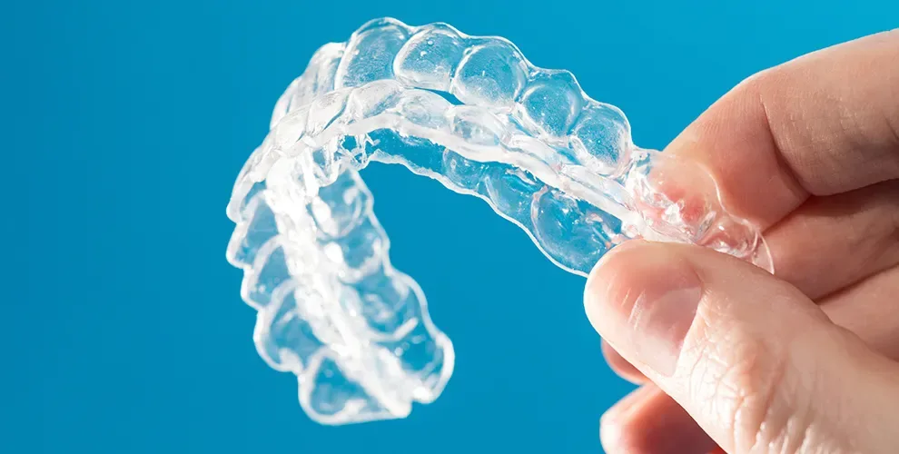 08_smile-direct-club-vs-invisalign