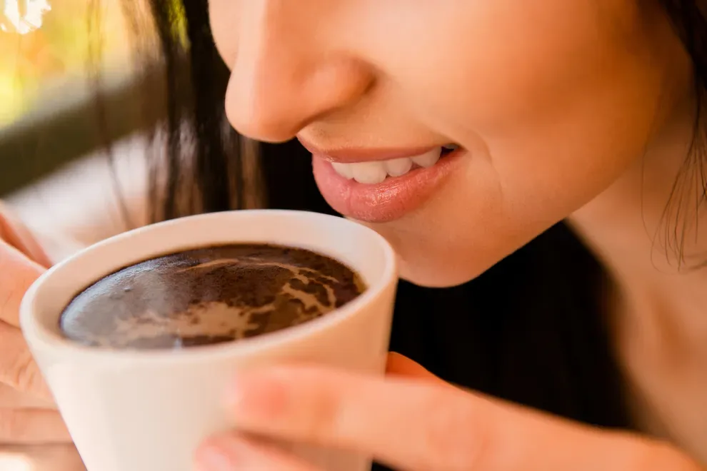 woman-drinking-coffee