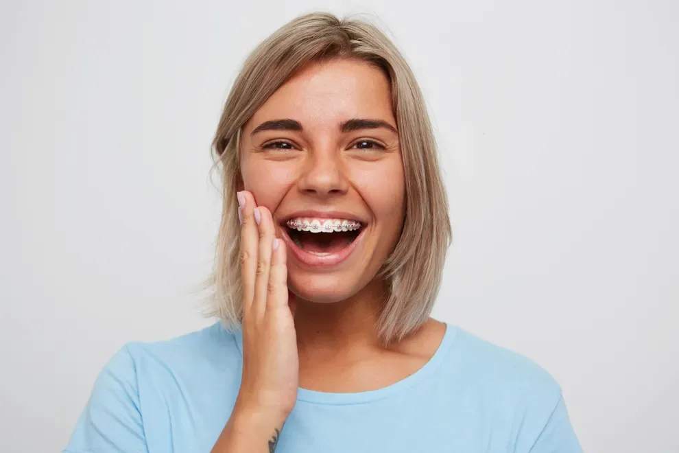 woman-in-braces